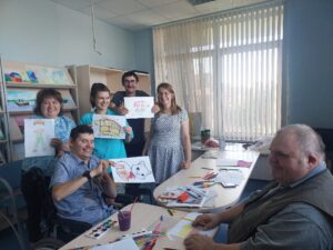 Рисование в весёлой компании друзей – замечательный вид отдыха!
