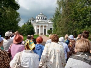 Завершаем второй месяц лета чудесной поездкой в город Пушкин!