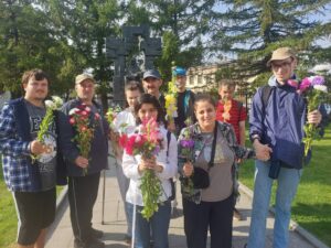 Возложение цветов к памятнику детям Беслана