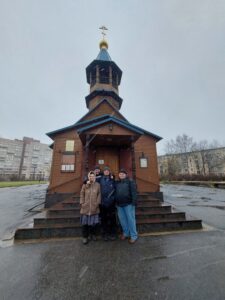 Прогулка в компании хороших друзей – отличный способ поднять себе настроение даже в пасмурную погоду!