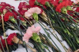 Прогулка к памятнику легендарному моряку-подводнику Александру Ивановичу Маринеско